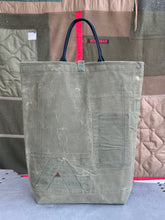Military duffle tote bag