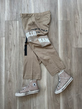 HH printed khaki pant