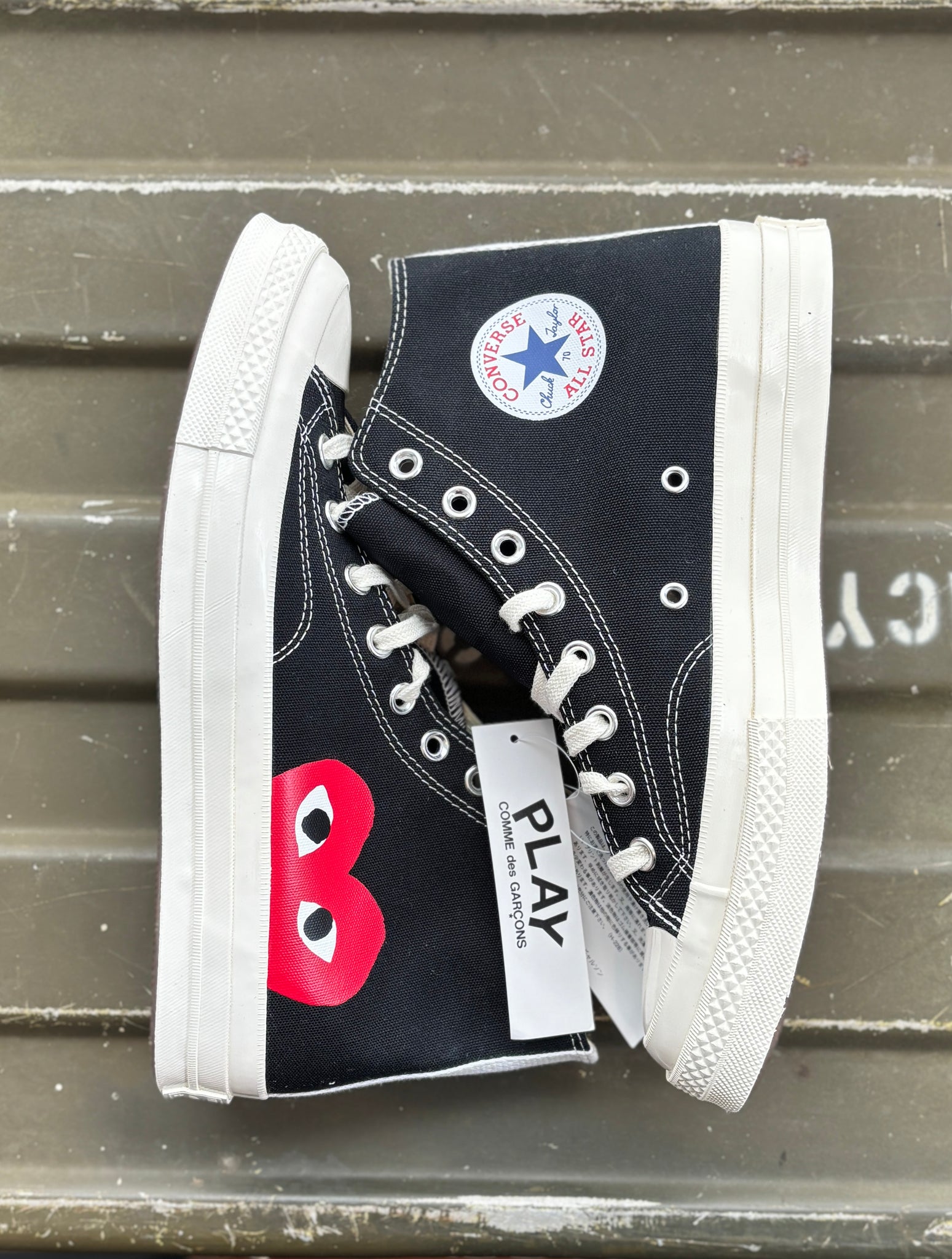 Comme des Garçons PLAY Converse (Black) – HAMID HOLLOMAN